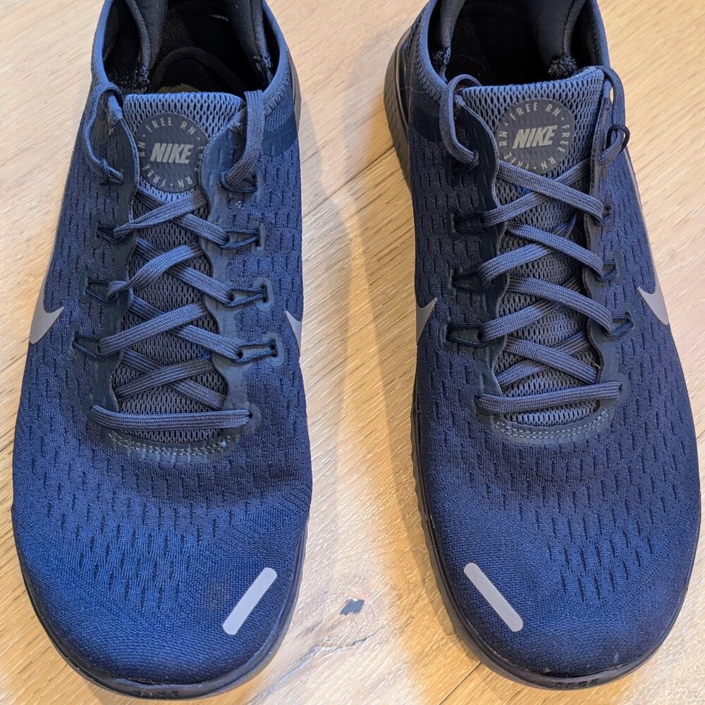 Men's Collegiate Navy Blue Nike Free RN - Like New Condition Size 11.5